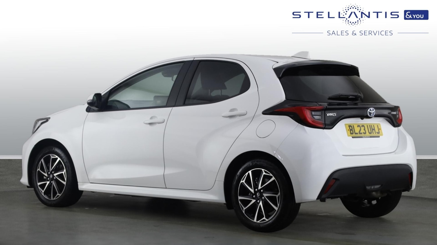 Used Toyota Yaris 2023 for sale - 76139392: Photo 3