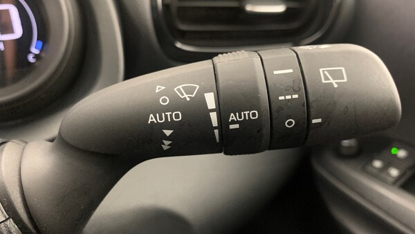 Used Toyota Yaris 2023 for sale - 76139392: Photo 33