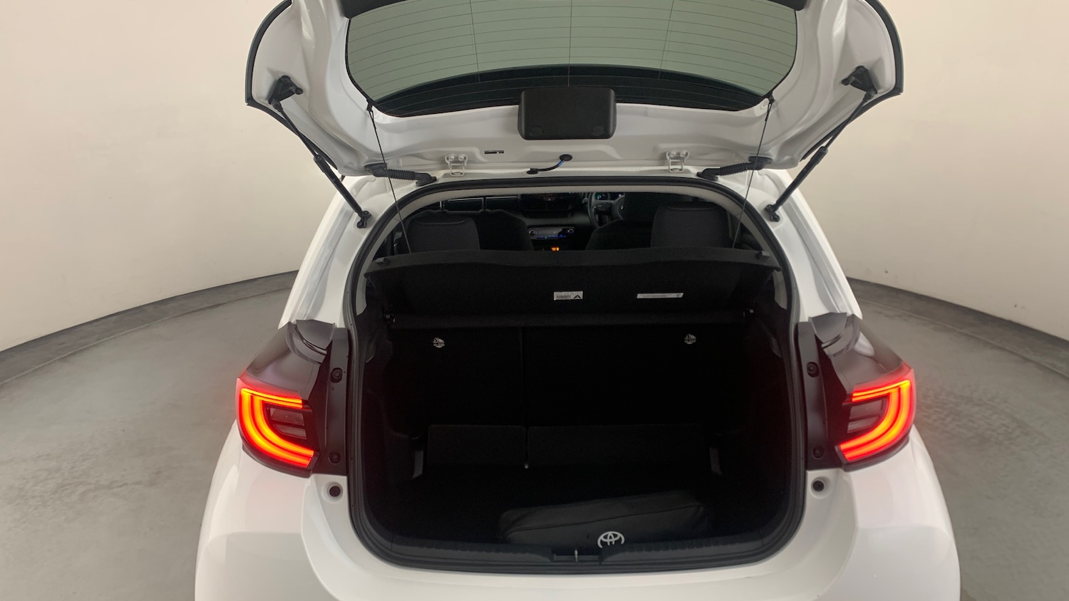 Used Toyota Yaris 2023 for sale - 76139392: Photo 5