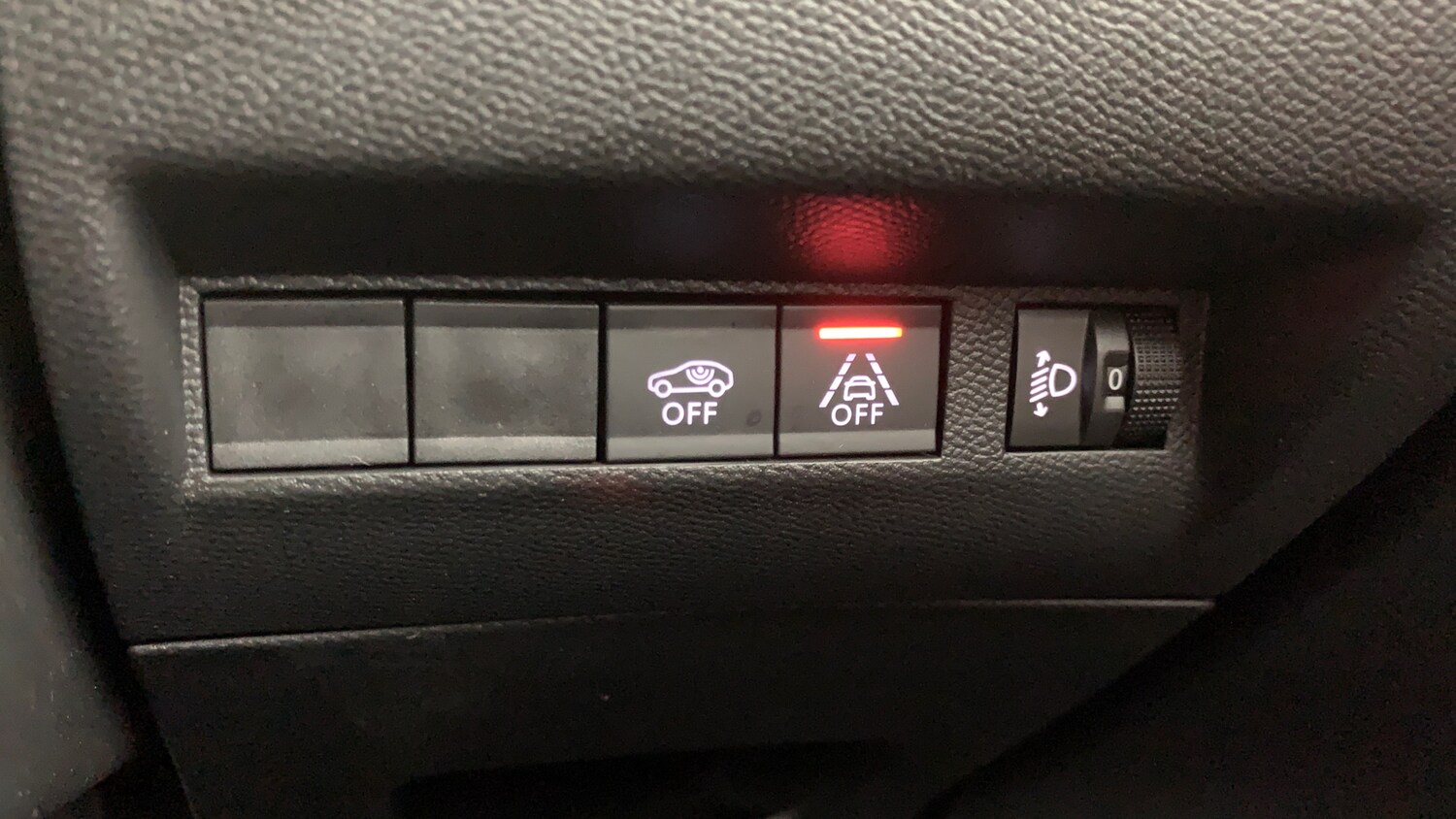 Used Peugeot 2008 2021 for sale - 76190356: Photo 20