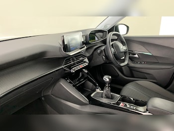 Used Peugeot 2008 2021 for sale - 76190356: Photo 2