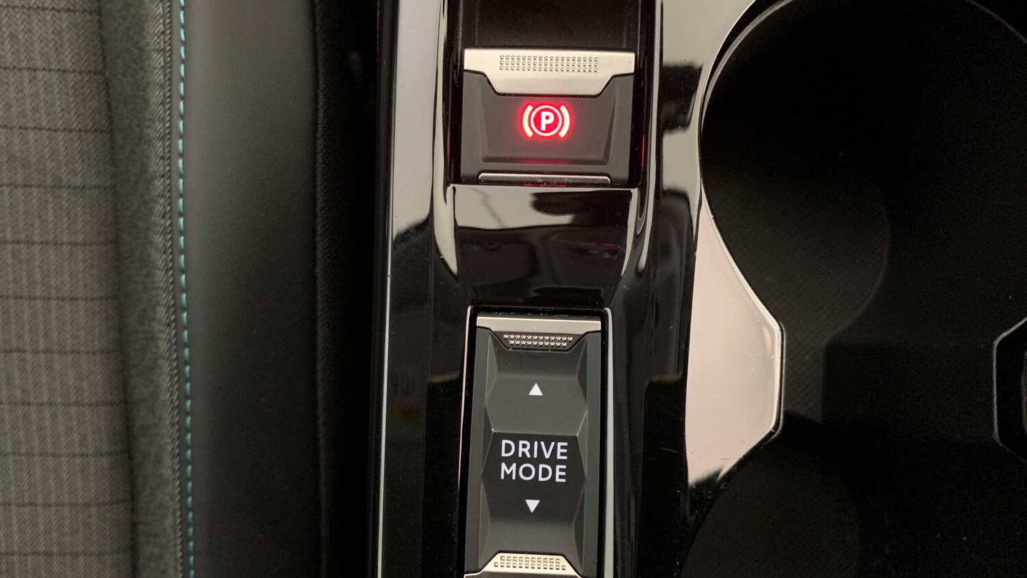 Used Peugeot 2008 2021 for sale - 76190356: Photo 32