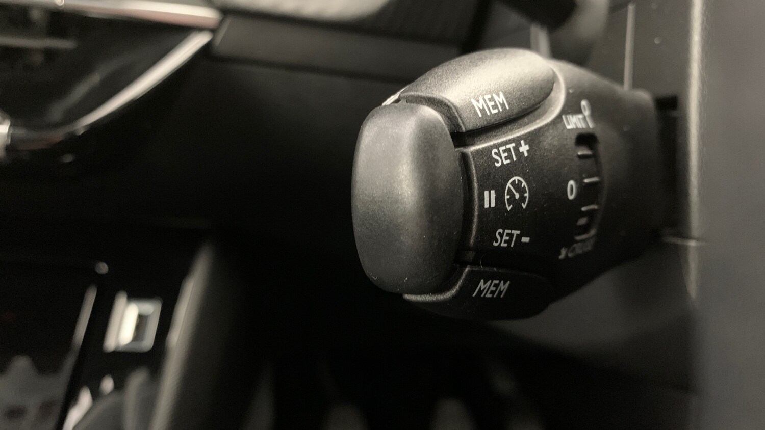 Used Peugeot 2008 2021 for sale - 76190356: Photo 35