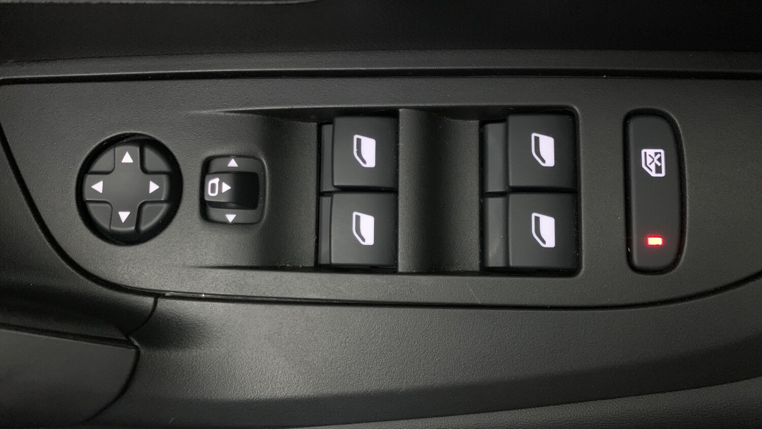 Used Peugeot 2008 2021 for sale - 76190356: Photo 36