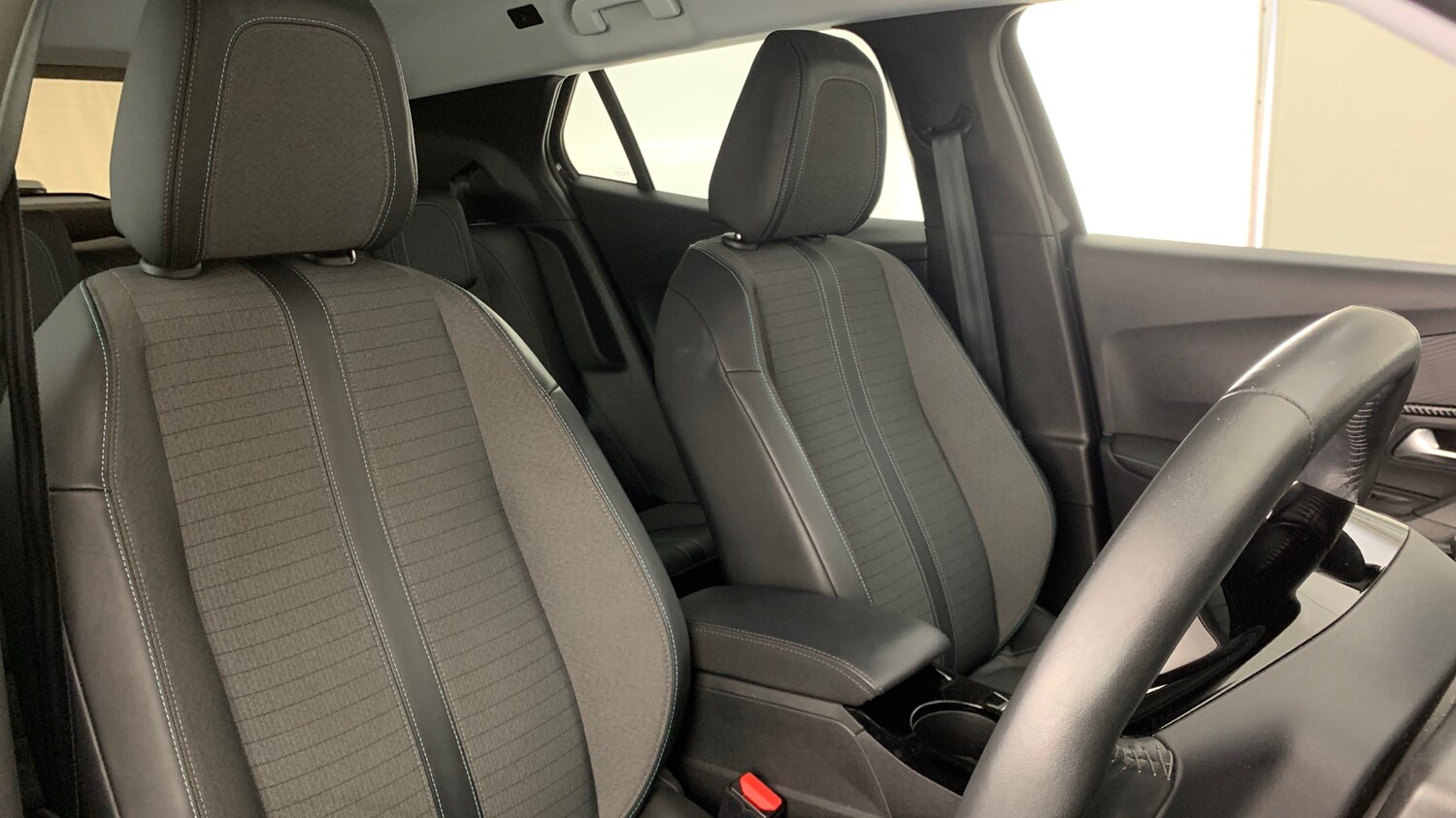 Used Peugeot 2008 2021 for sale - 76190356: Photo 37