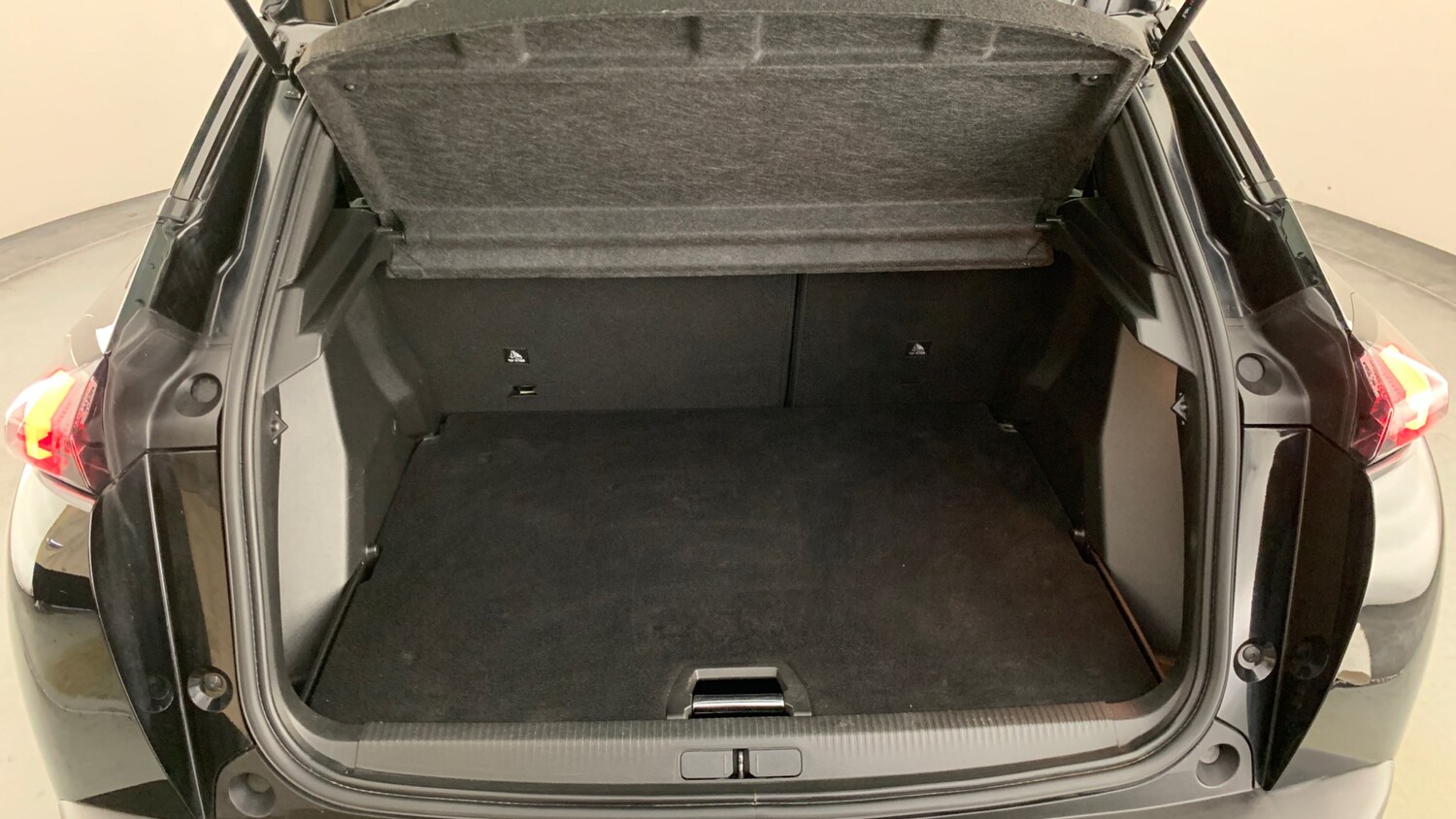 Used Peugeot 2008 2021 for sale - 76190356: Photo 5