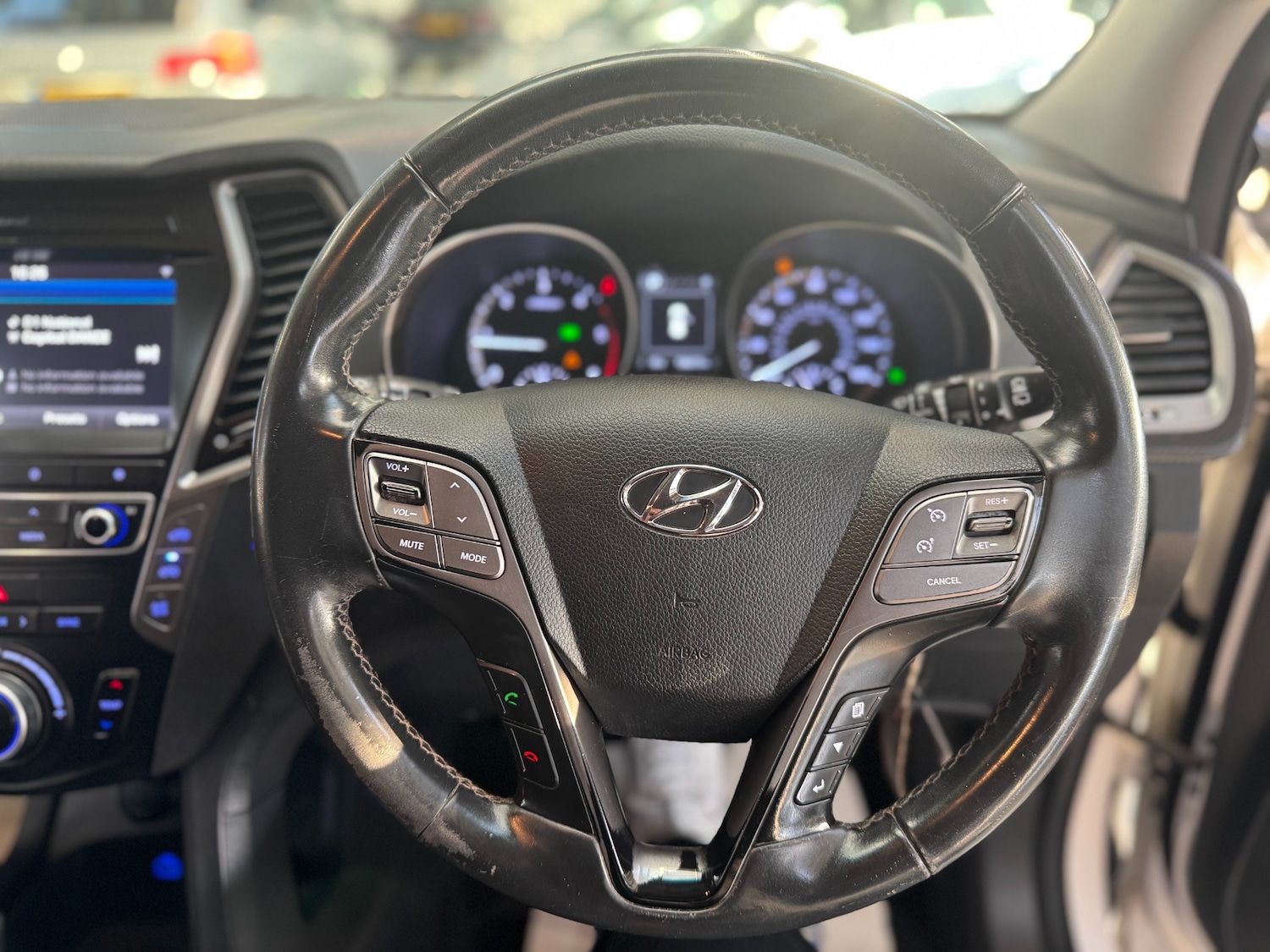 Used Hyundai Santa Fe 2016 for sale - 76366348: Photo 40