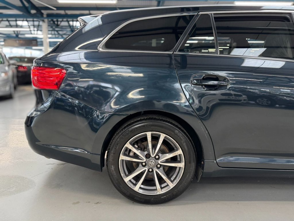 Used Toyota Avensis 2013 for sale - 77821235: Photo 16