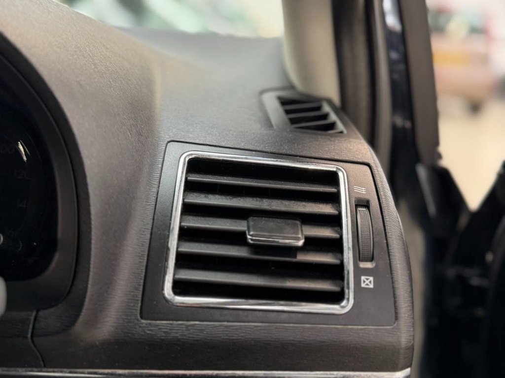 Used Toyota Avensis 2013 for sale - 77821235: Photo 47