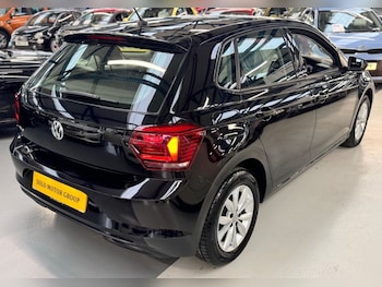Used Volkswagen Polo 2018 for sale - 76798052: Photo
