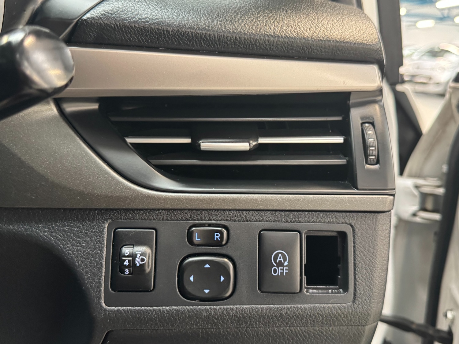 Used Toyota Avensis 2018 for sale - 76428460: Photo 44