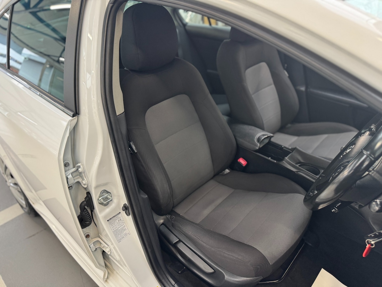 Used Toyota Avensis 2018 for sale - 76428460: Photo 47