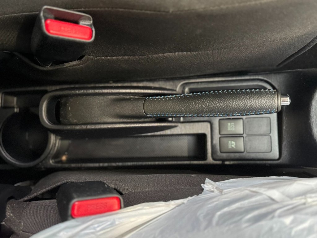 Used Toyota Yaris 2014 for sale - 77250584: Photo 34