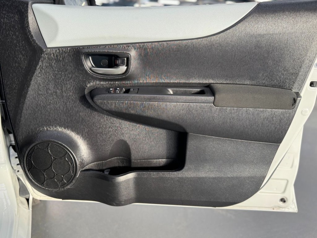 Used Toyota Yaris 2014 for sale - 77250584: Photo 47