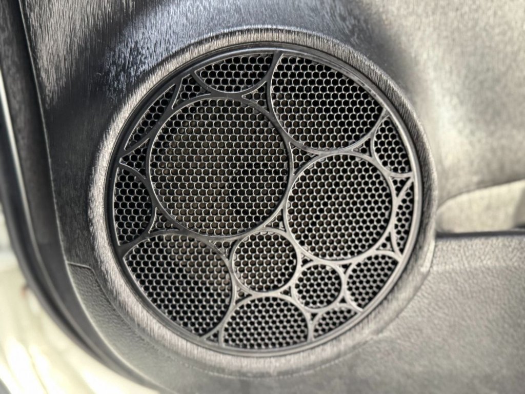 Used Toyota Yaris 2014 for sale - 77250584: Photo 49