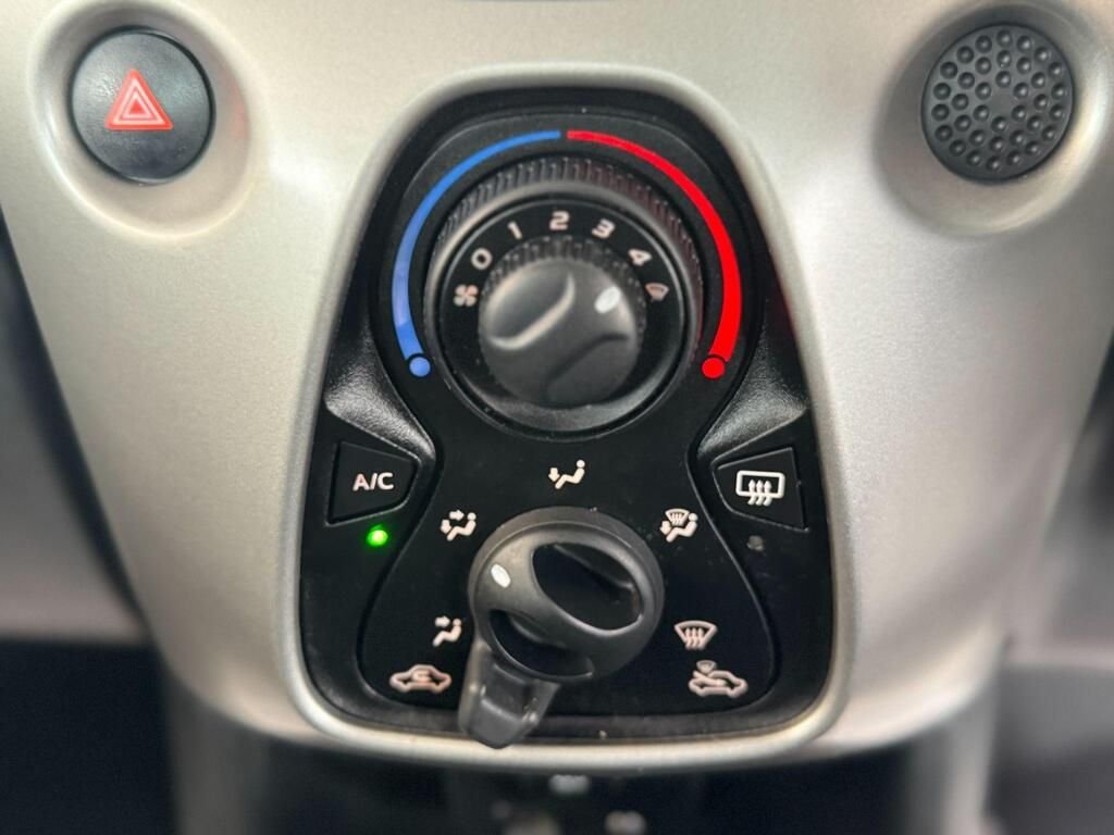 Used Peugeot 108 2017 for sale - 76776364: Photo 33