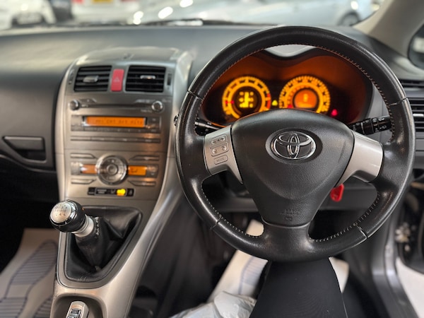 Used Toyota Auris 2009 for sale - 76316852: Photo 25