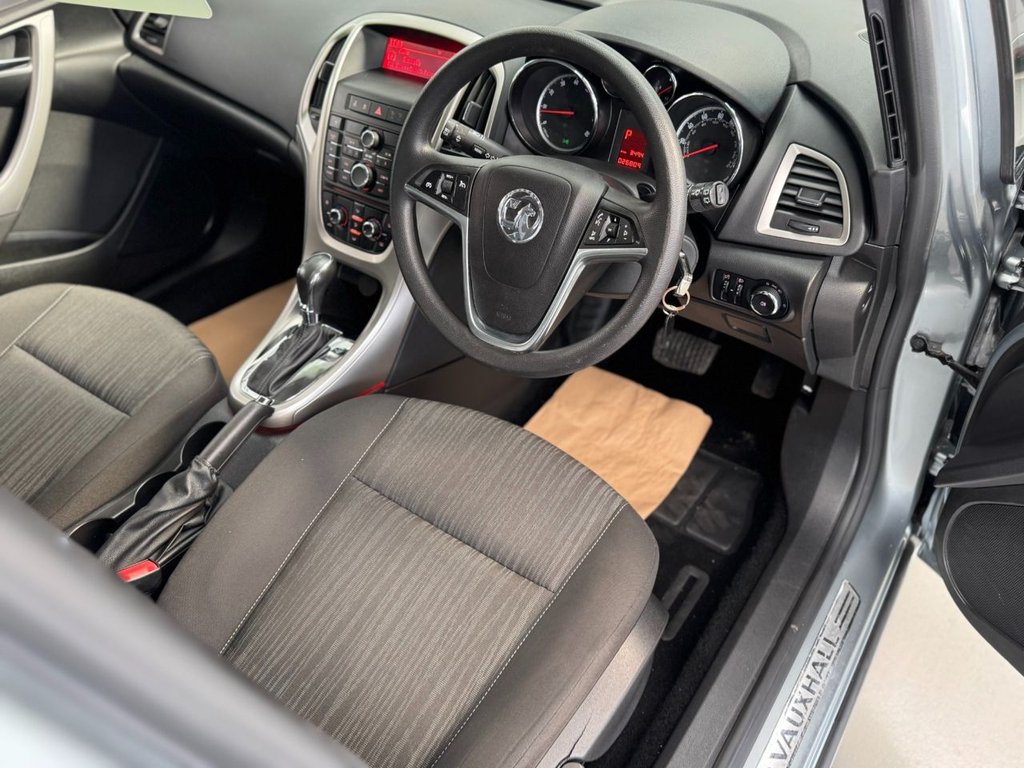 Used Vauxhall Astra 2010 for sale - 78167370: Photo 3