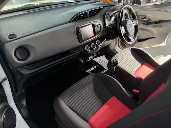Used Toyota Yaris 2015 for sale - 76184207: Photo 23