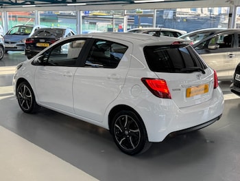 Used Toyota Yaris 2015 for sale - 76184207: Photo 2