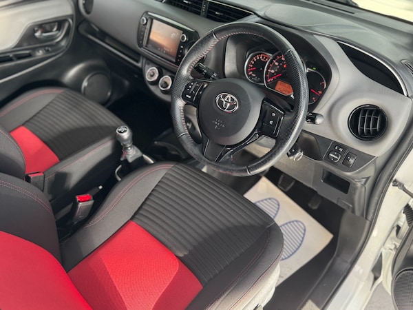 Used Toyota Yaris 2015 for sale - 76184207: Photo 3