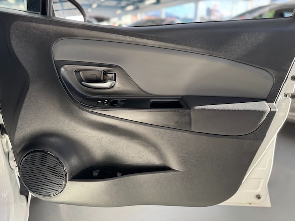 Used Toyota Yaris 2015 for sale - 76184207: Photo 52