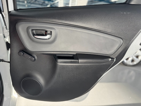 Used Toyota Yaris 2015 for sale - 76184207: Photo 63