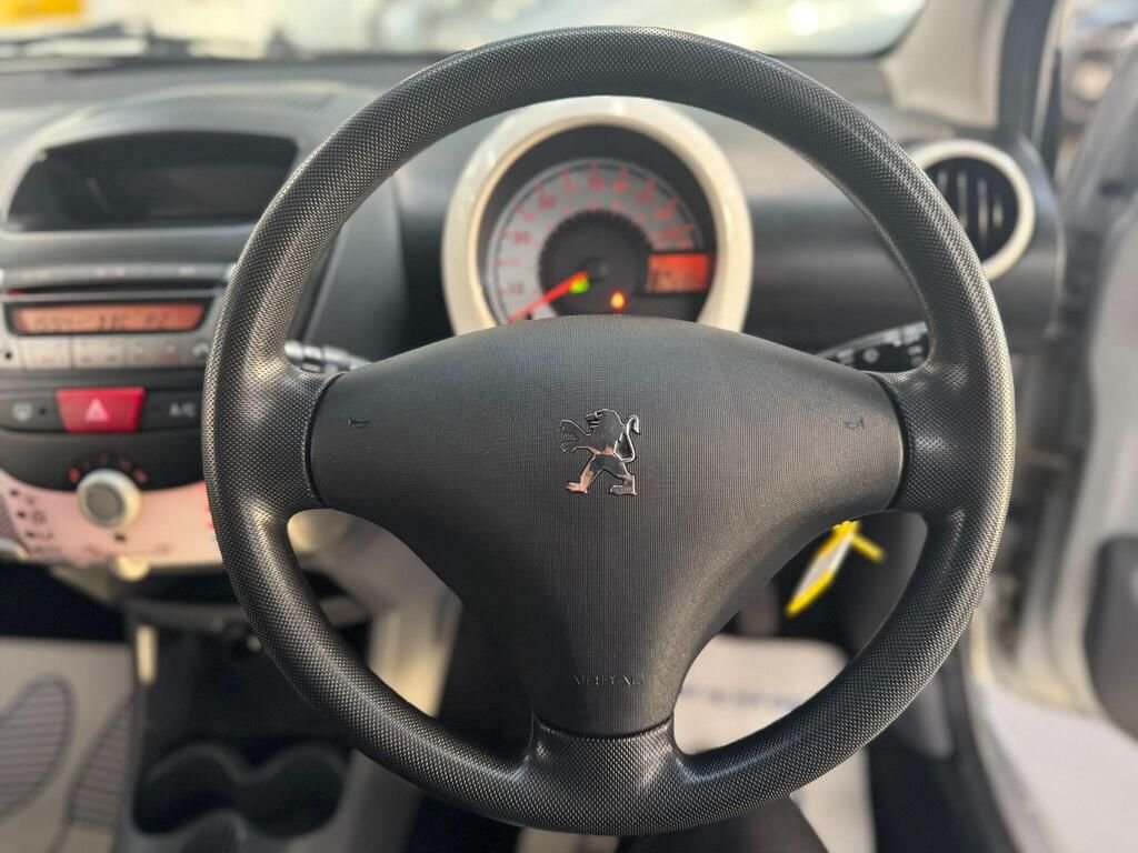 Used Peugeot 107 2011 for sale - 76776368: Photo 35