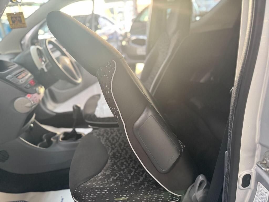 Used Peugeot 107 2011 for sale - 76776368: Photo 48