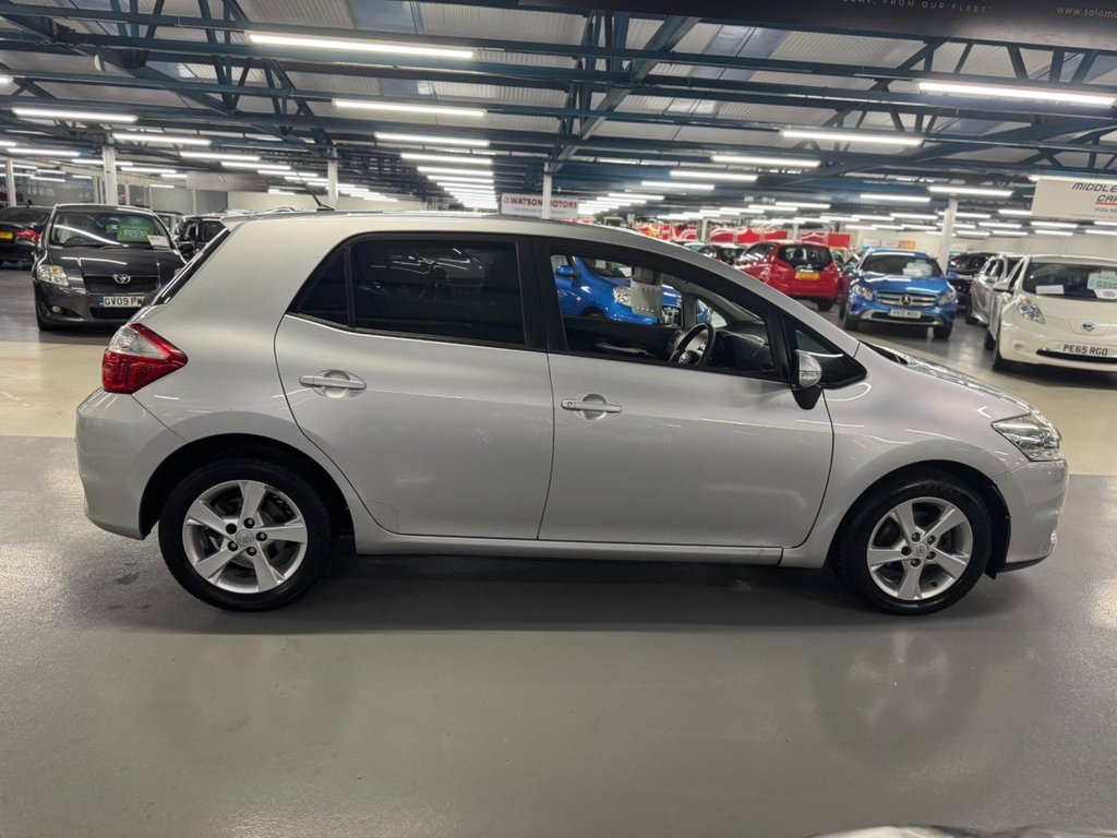 Used Toyota Auris 2010 for sale - 76900858: Photo 21