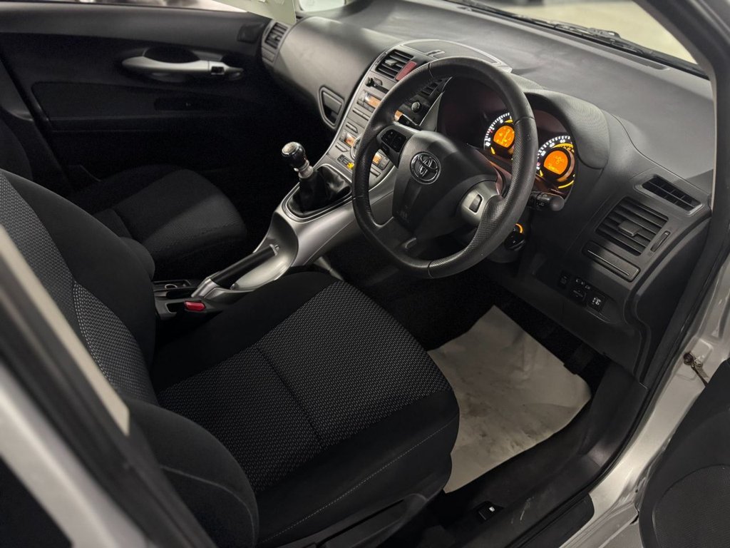 Used Toyota Auris 2010 for sale - 76900858: Photo 24