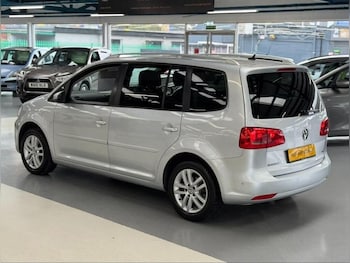 Used Volkswagen Touran 2012 for sale - 76776347: Photo