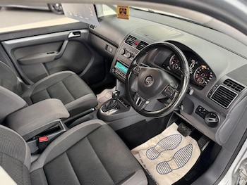 Used Volkswagen Touran 2012 for sale - 76776347: Photo