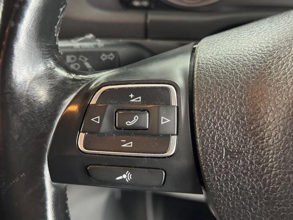 Used Volkswagen Touran 2012 for sale - 76776347: Photo 42