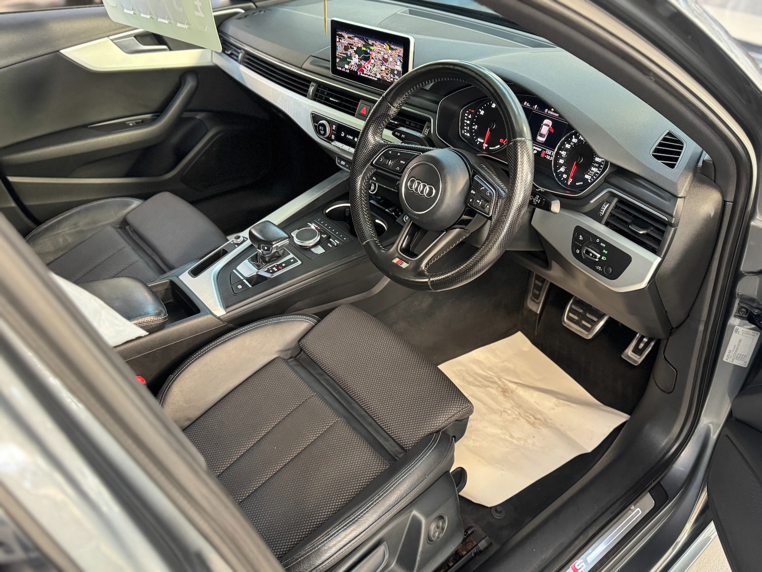 Used Audi A4 2017 for sale - 76682390: Photo 3