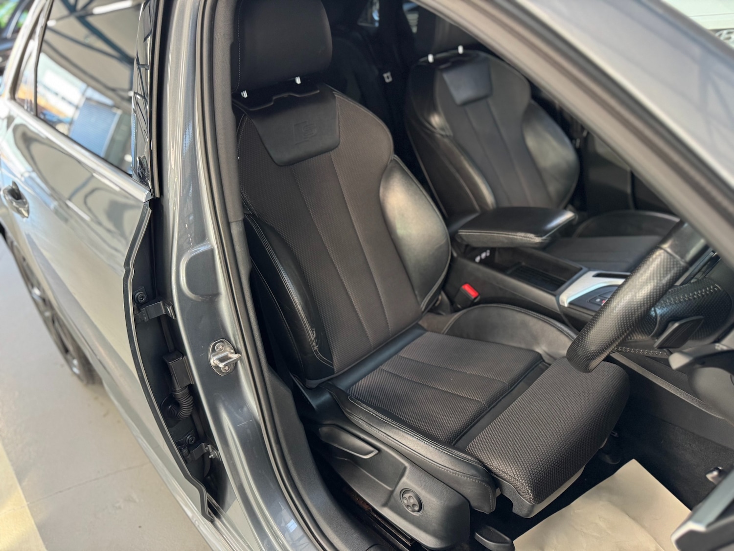 Used Audi A4 2017 for sale - 76682390: Photo 53