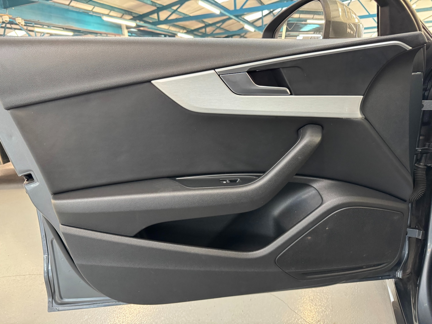 Used Audi A4 2017 for sale - 76682390: Photo 64