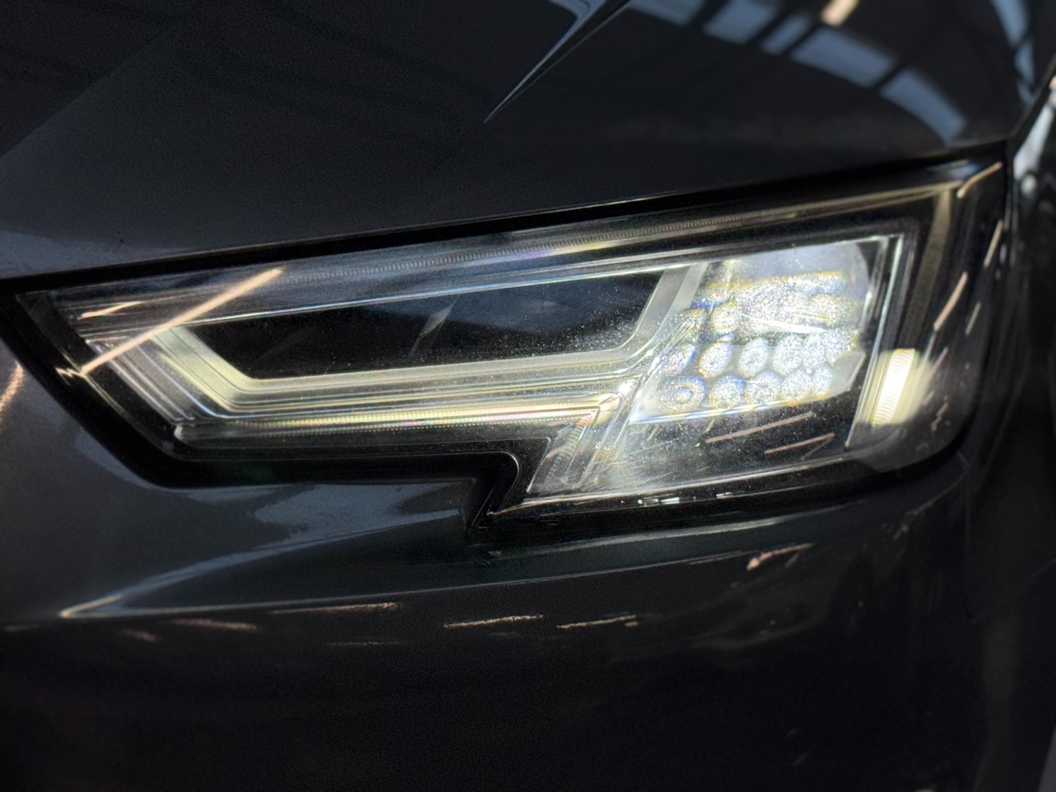 Used Audi A4 2017 for sale - 76682390: Photo 75