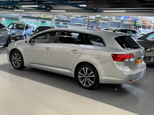 Used Toyota Avensis 2012 for sale - 76292301: Photo 13