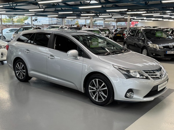 Used Toyota Avensis 2012 for sale - 76292301: Photo 1