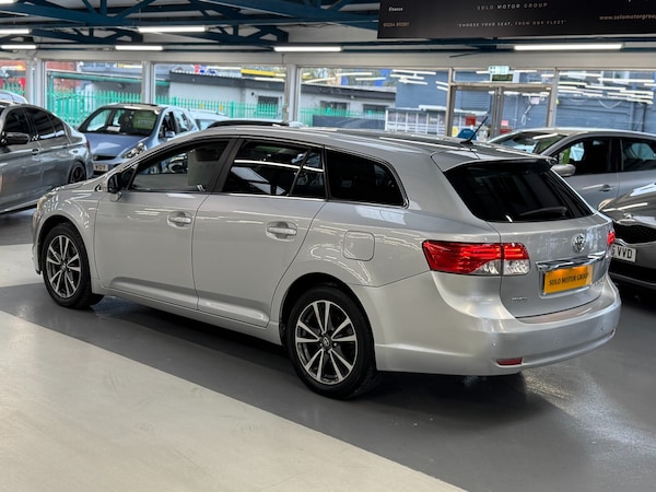 Used Toyota Avensis 2012 for sale - 76292301: Photo 2