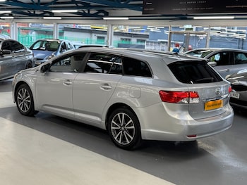 Used Toyota Avensis 2012 for sale - 76292301: Photo 2