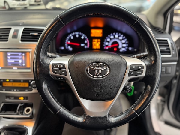 Used Toyota Avensis 2012 for sale - 76292301: Photo 38