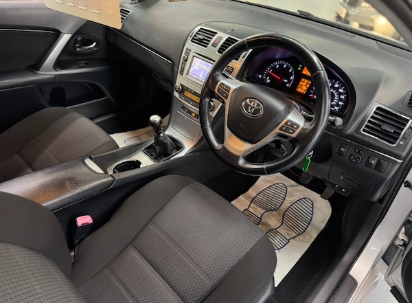 Used Toyota Avensis 2012 for sale - 76292301: Photo 3
