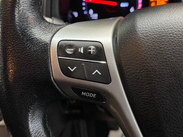 Used Toyota Avensis 2012 for sale - 76292301: Photo 41