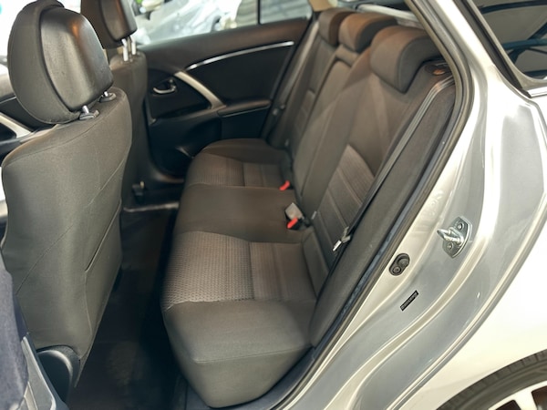 Used Toyota Avensis 2012 for sale - 76292301: Photo 57