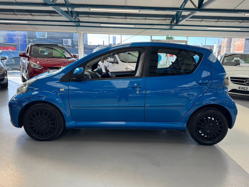 Used Toyota AYGO 2010 for sale - 77733984: Photo 11