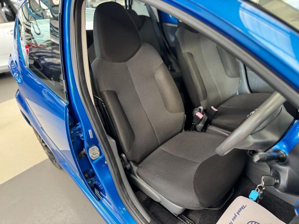 Used Toyota AYGO 2010 for sale - 77733984: Photo 40