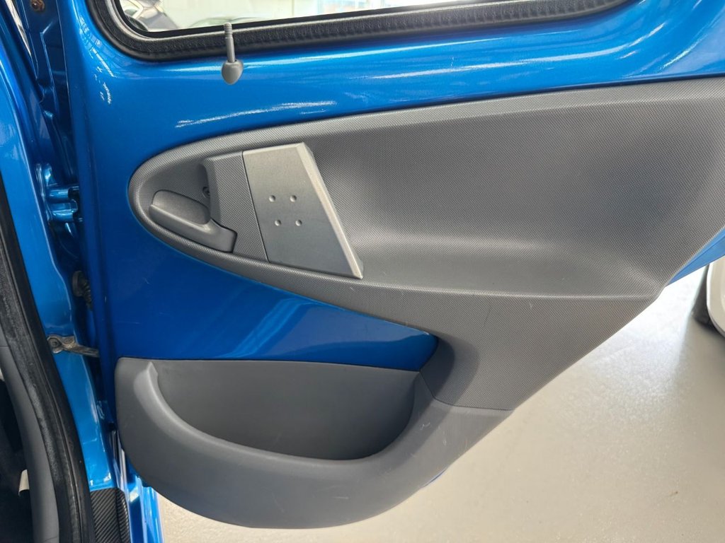 Used Toyota AYGO 2010 for sale - 77733984: Photo 50