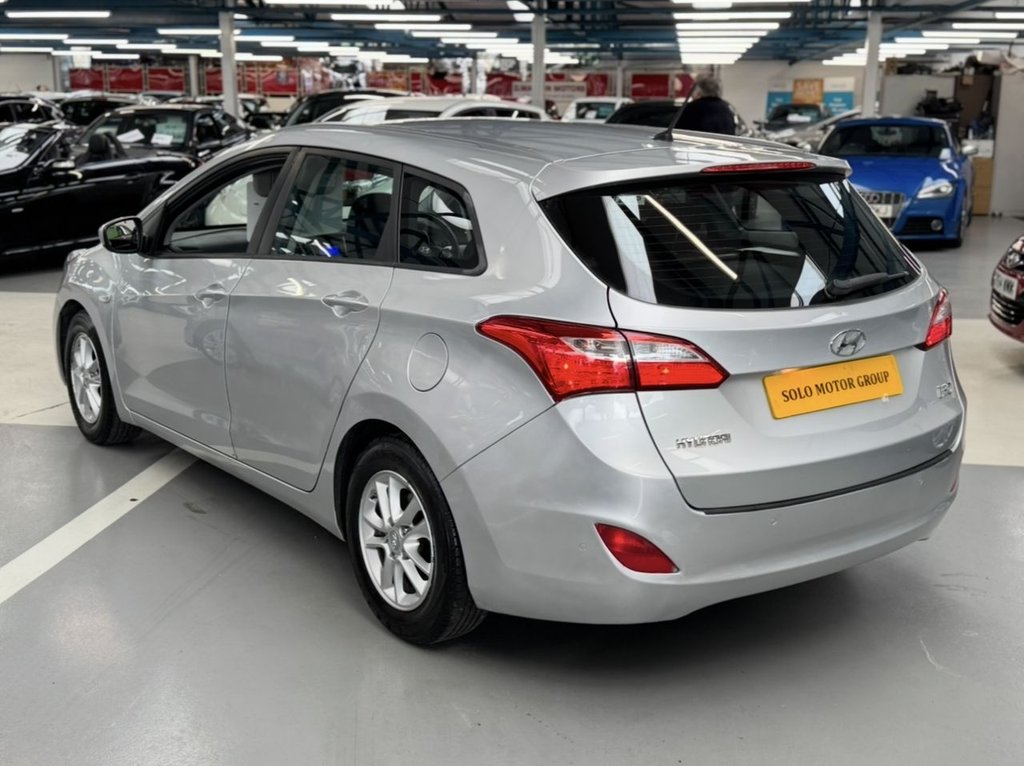 Used Hyundai i30 2014 for sale - 77654736: Photo 2